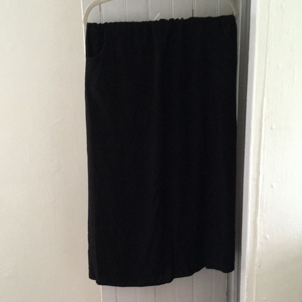 Black maxi skirt size Medium with pockets!